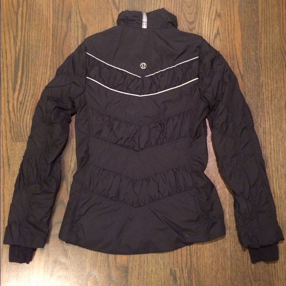 LULULEMON Run Outward Bound Jacket 4 Puffer RARE!